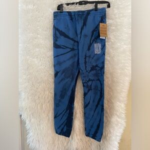 Vans NWT Boys Tie Dye Fleece Lined Blue Sweatpants. 
Size Medium